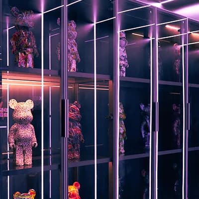 Art-toy wall